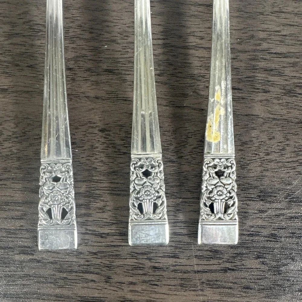 vintage Oneida‎ Coronation 1936 Silverplate 3 Salad Forks 7 Inch